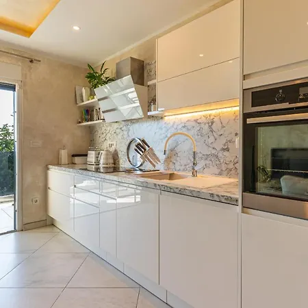 Rippl Ii Apartmanhotel 4*