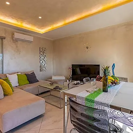 Rippl Ii Aparthotel