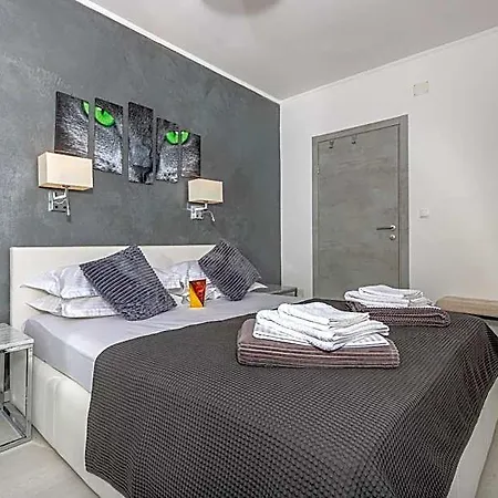 Rippl Ii Aparthotel Crikvenica