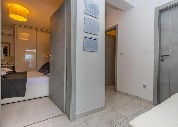 Aparthotel Rippl Ii 4*