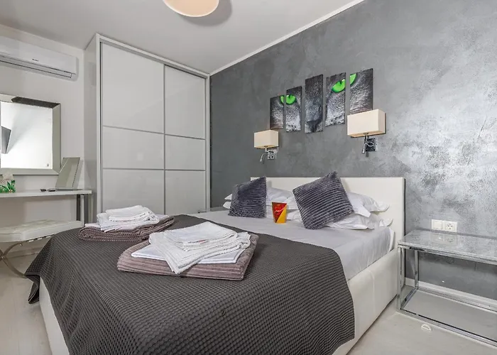 Rippl Ii Aparthotel 4*